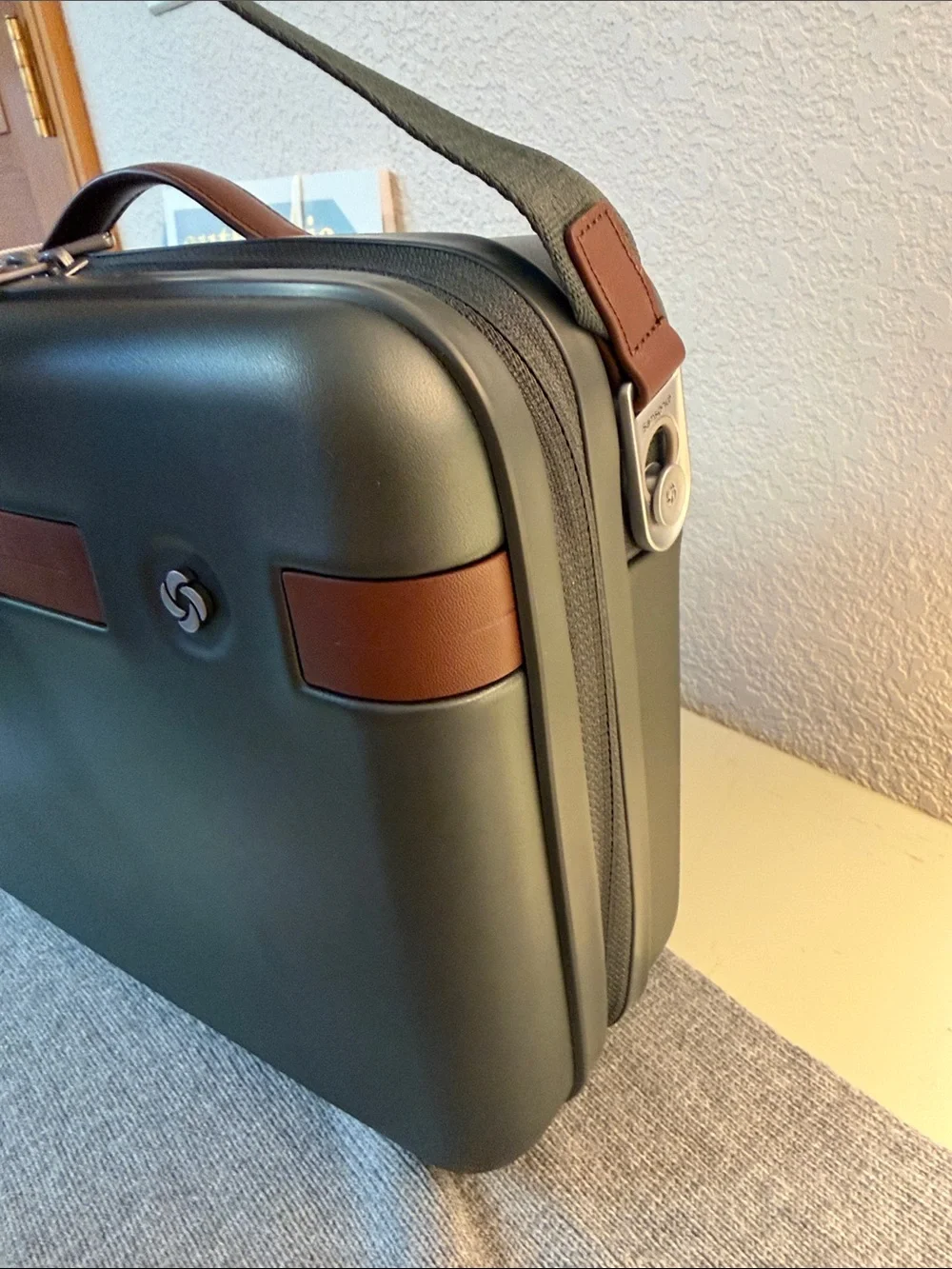 NEW Samsonite Virtuosa Train Case Pine Green Hard Shell